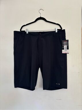 Oakley Stance Two Short Black 40
